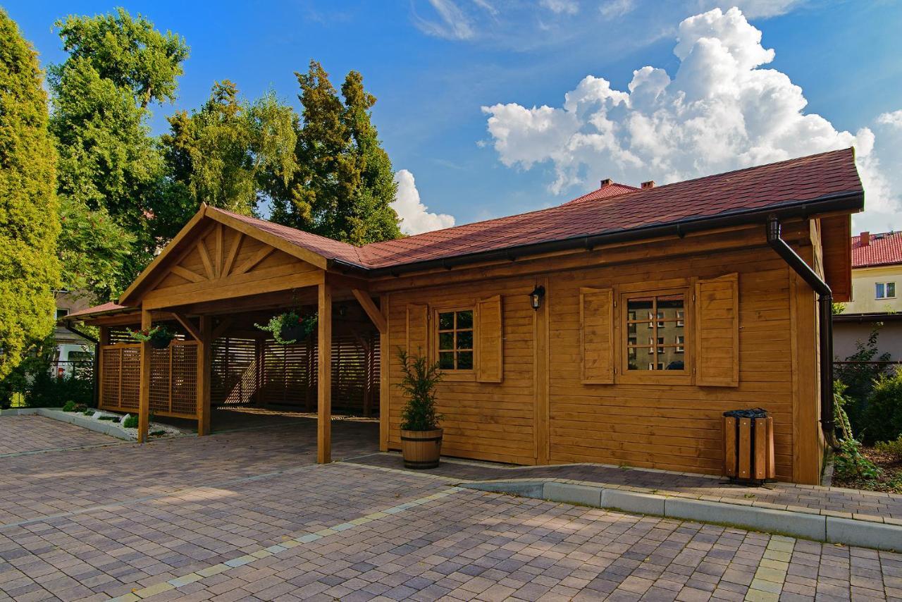Astra - & Restaurant *