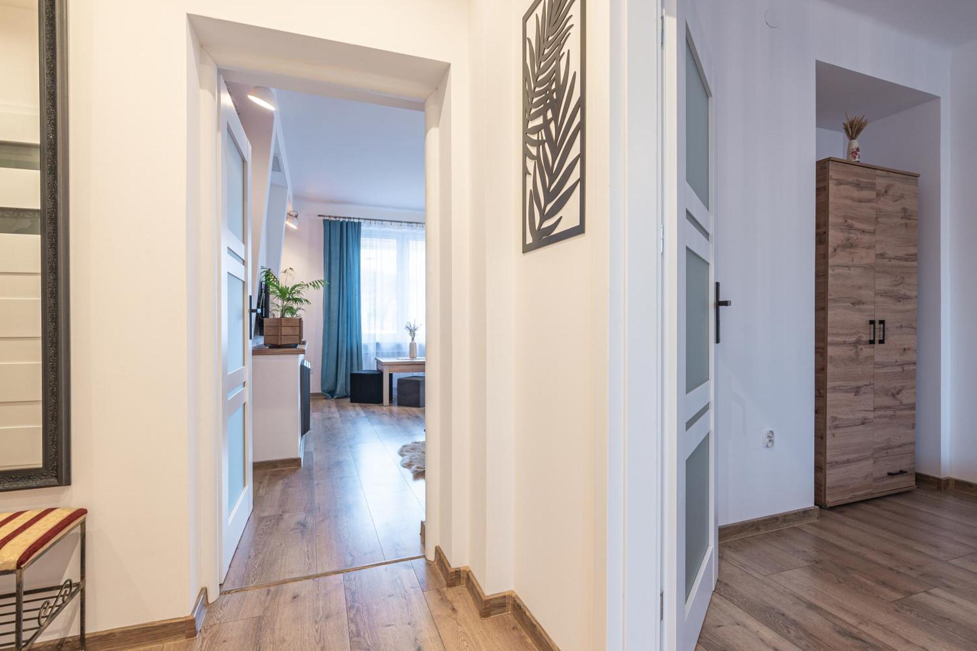 Astra - & Restaurant Apartment *